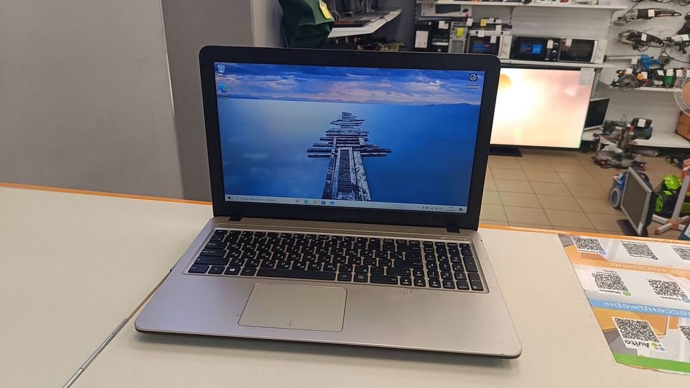 Ноутбук ASUS *; Pentium N4200, GeForce 920MX, 4 Гб, Нет, 500 Гб