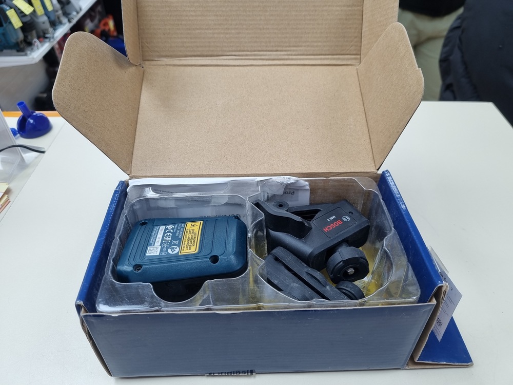 Нивелир Bosch GLL 2;