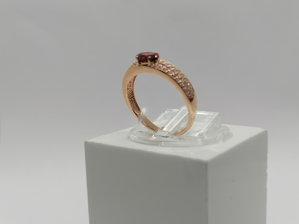 КОЛЬЦО С КАМНЯМИ (Au 585)