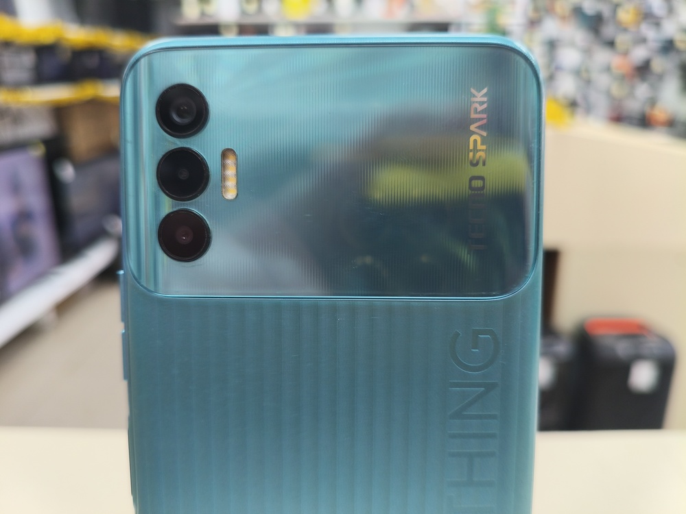 Смартфон Tecno Spark 8P 4/128
