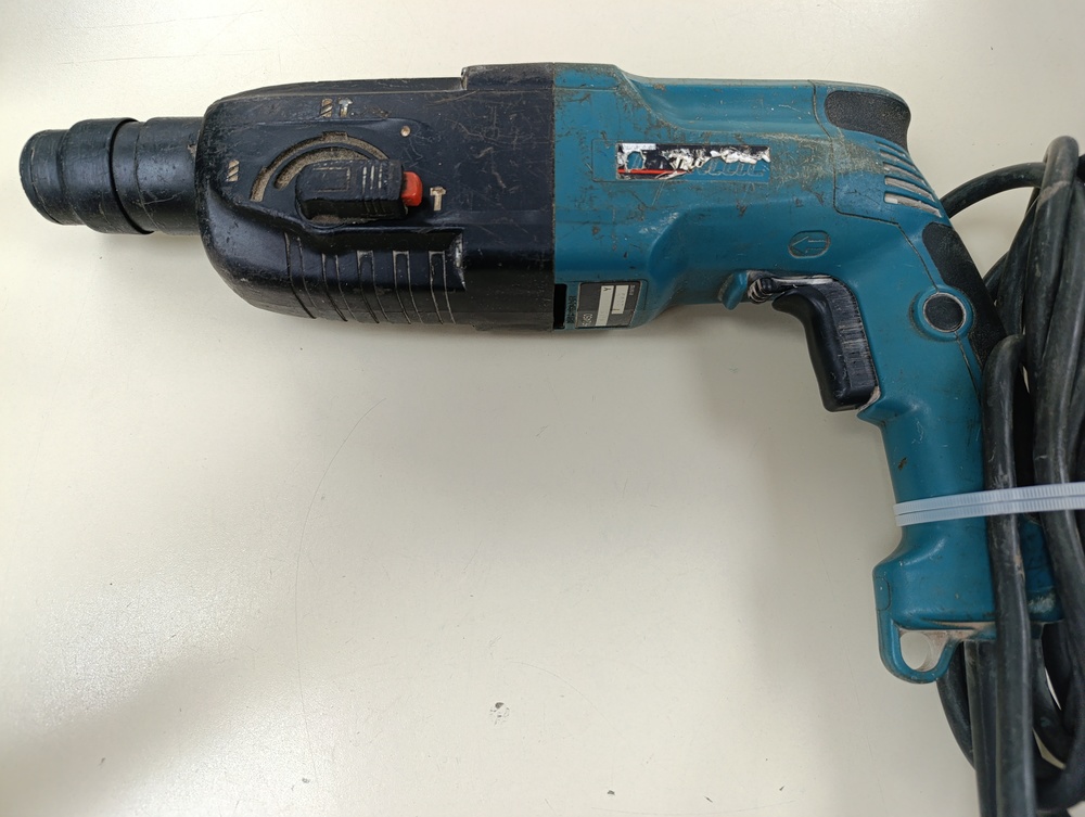 Перфоратор Makita HR 2450
