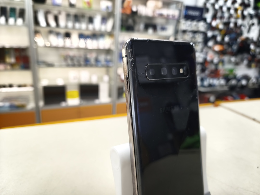 Смартфон Samsung Galaxy S10 8/128