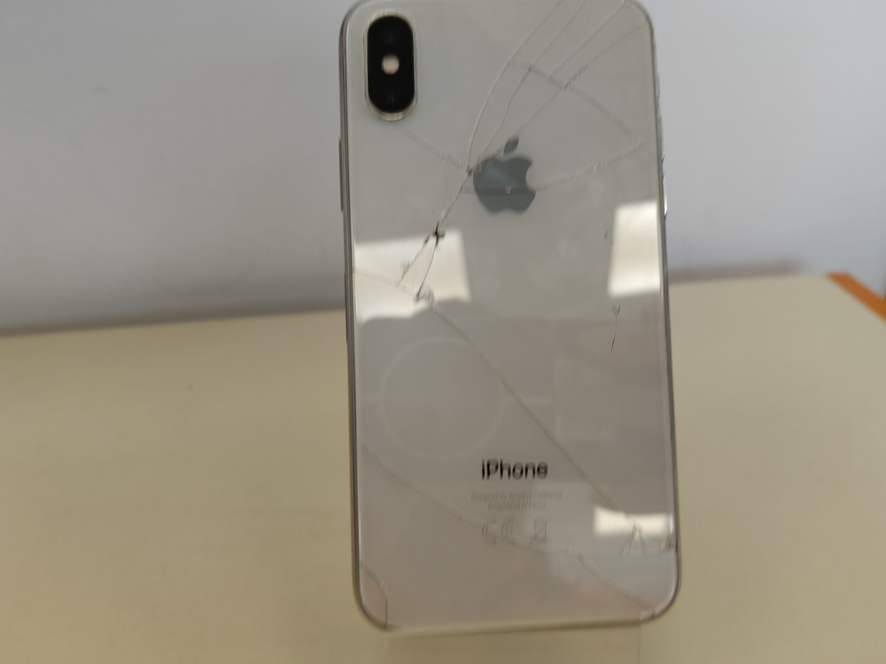 Смартфон Apple iPhone X 64Gb