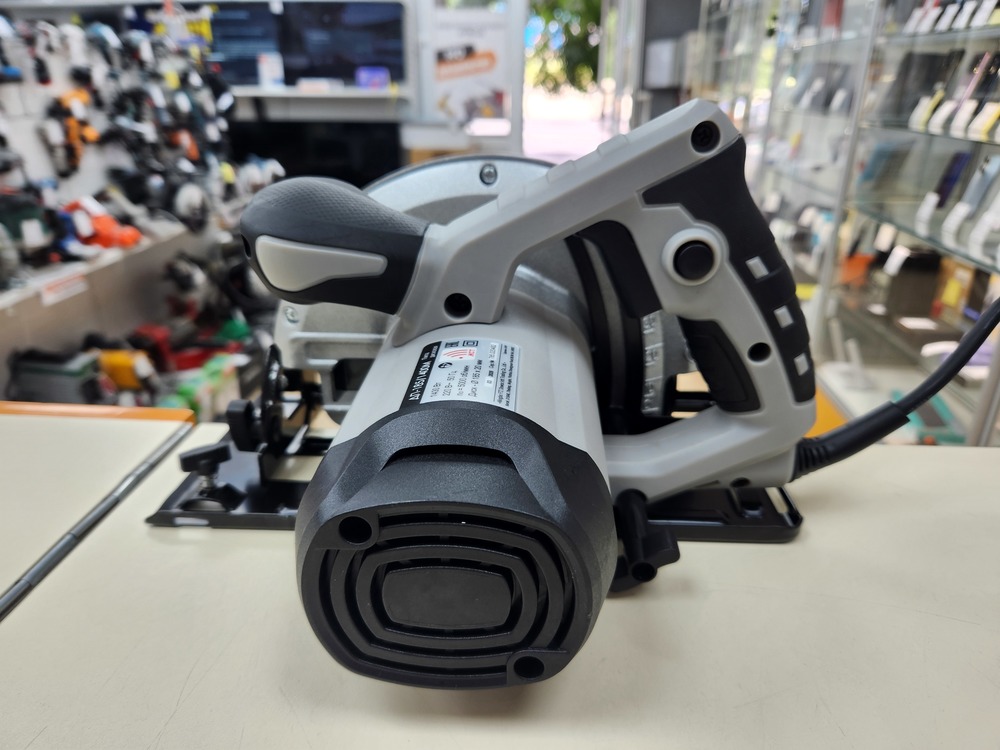 Дисковая пила Интерскол ДП-185/1400М (785.1.0.70)