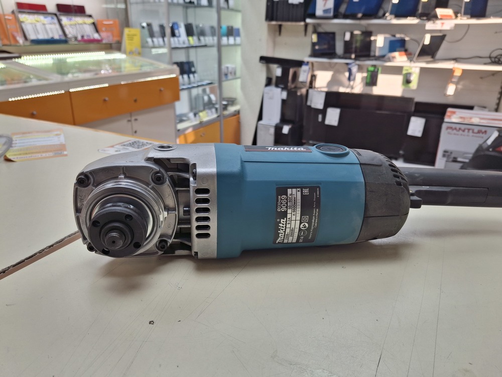 Угловая шлифмашина Makita 9069/230