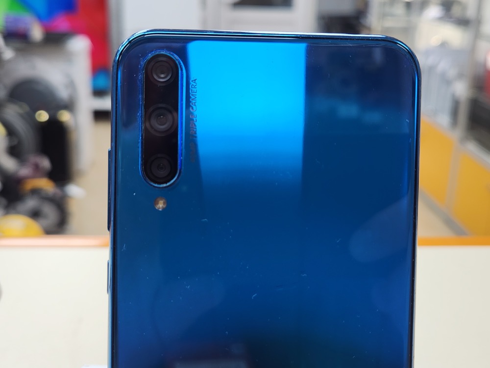 Смартфон Honor 30I 4/128