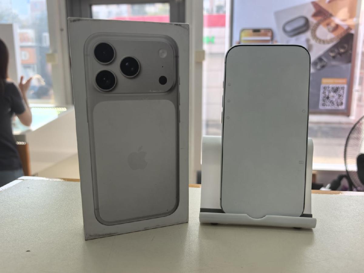 Смартфон Apple Iphone 17 Pro 256Gb eSim
