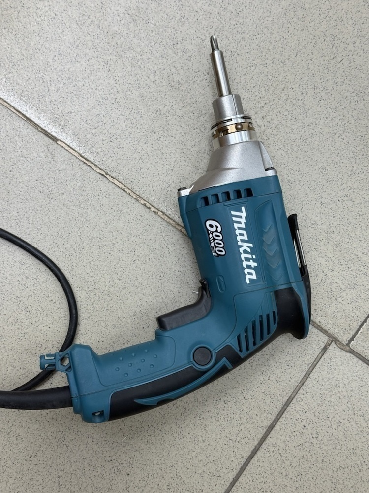 Шуруповерт Makita FS6300