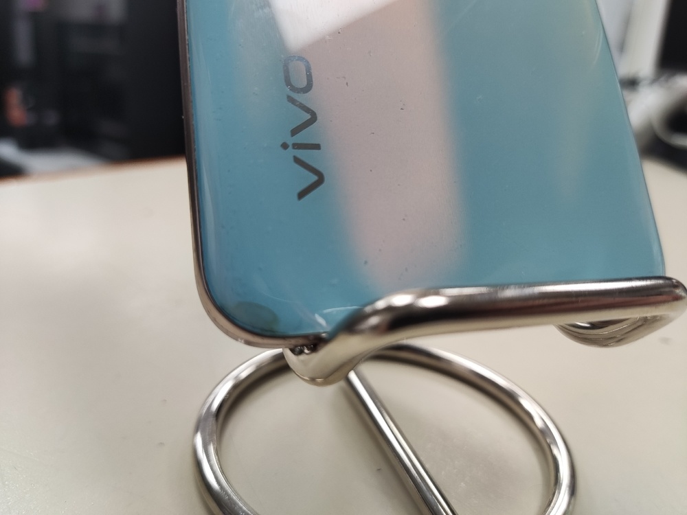 Смартфон Vivo 1915 4/128