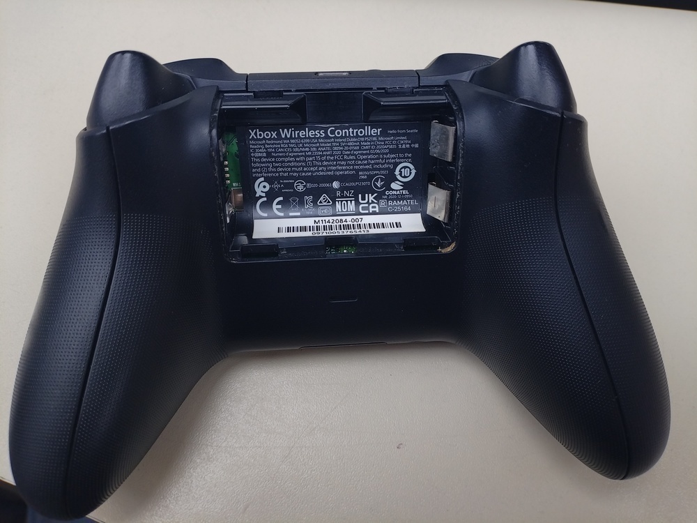 Игровая приставка Xbox One X 1Tb