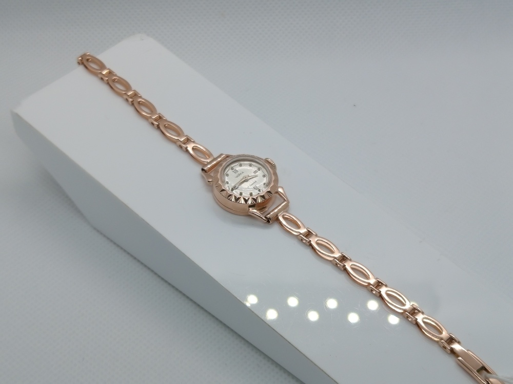 ЧАСЫ ЧАЙКА (Au 585)