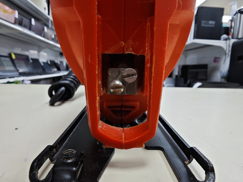 Лобзик Black & Decker KS495