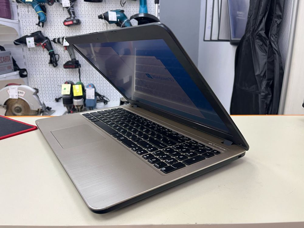 Ноутбук ASUS; Core i3-5005U, Intel HD Graphics 5500, 8 Гб, Нет, 500 Гб