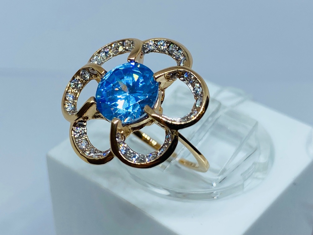 КОЛЬЦО С КАМНЯМИ (Au 585)