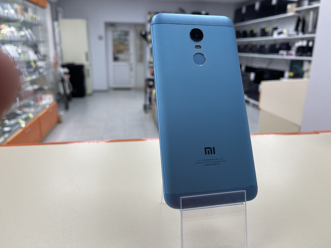 Смартфон Xiaomi Redmi 5 Plus 4/64