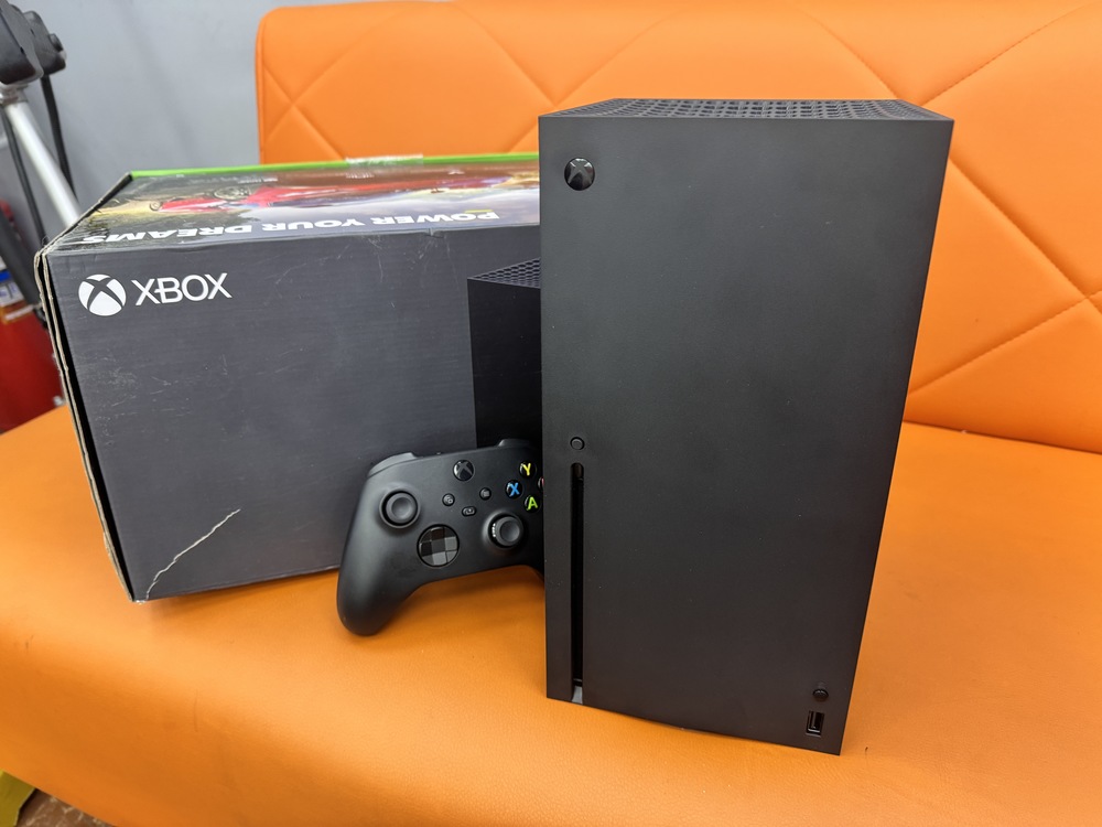 Игровая приставка Xbox Series X 1Tb