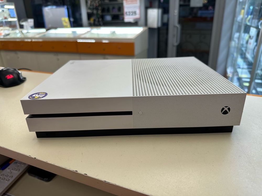 Игровая приставка Xbox One S 1TB