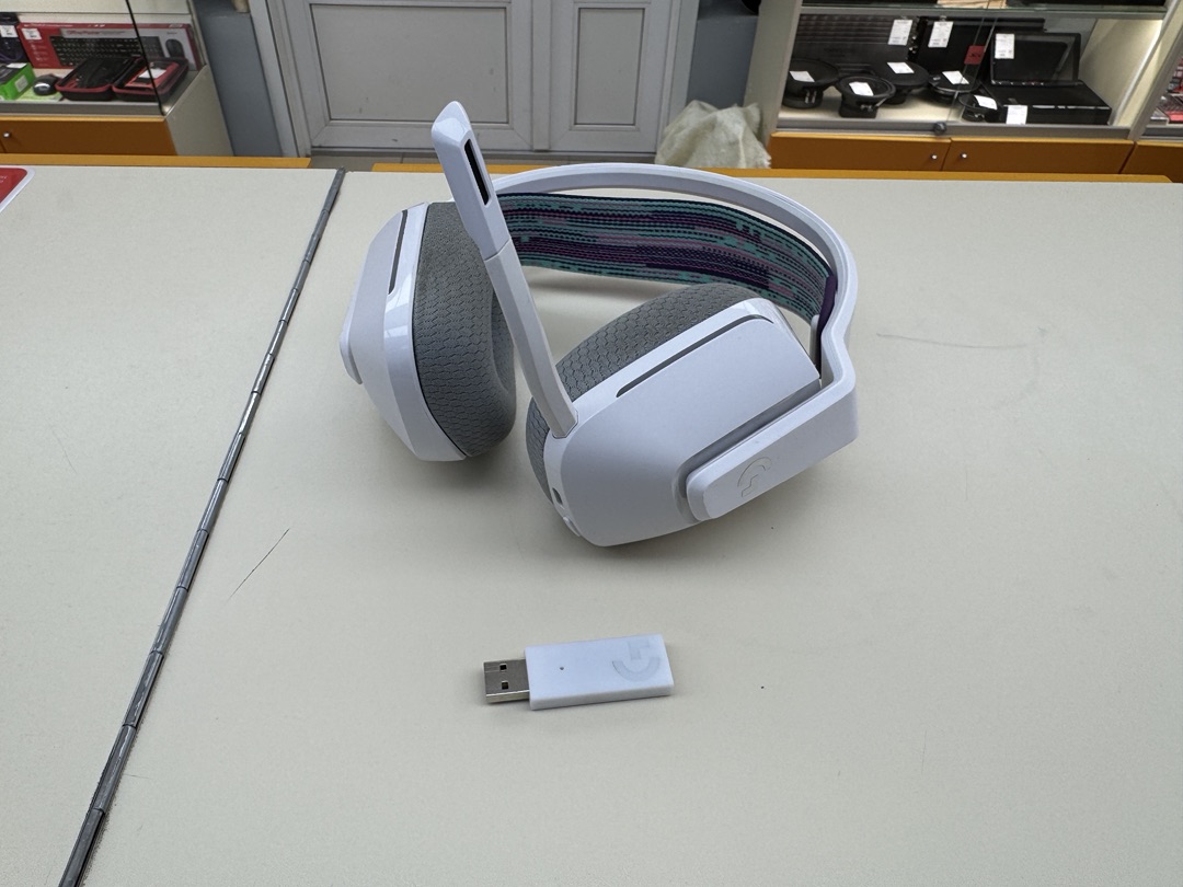 Наушники беспроводные Logitech G733;