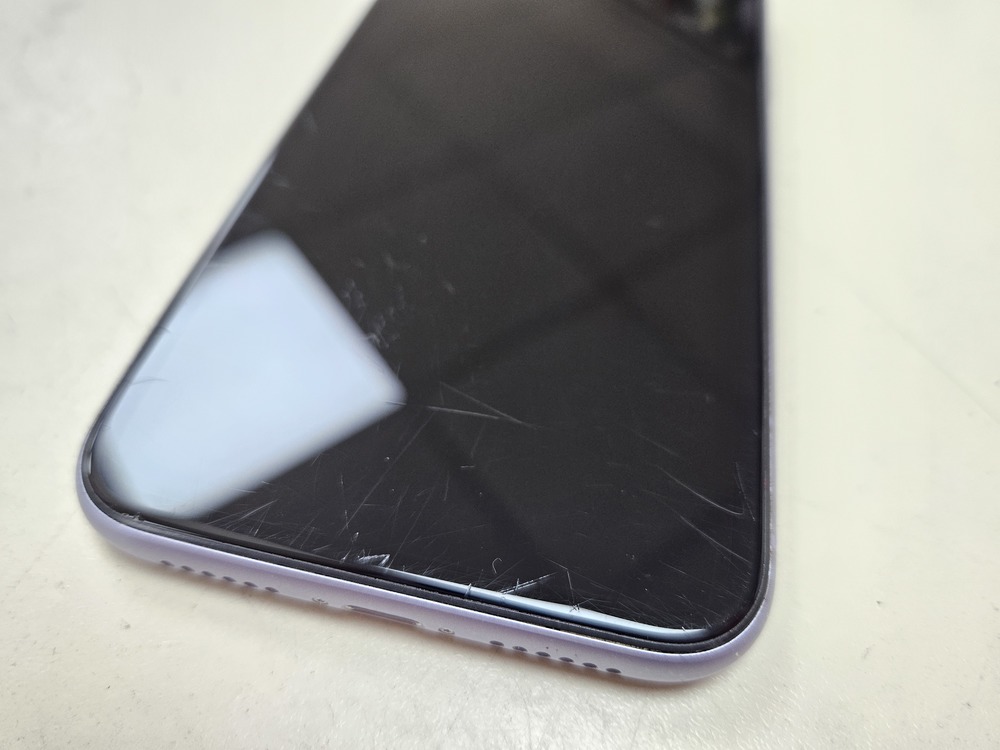 Смартфон Apple iPhone 11 64Gb