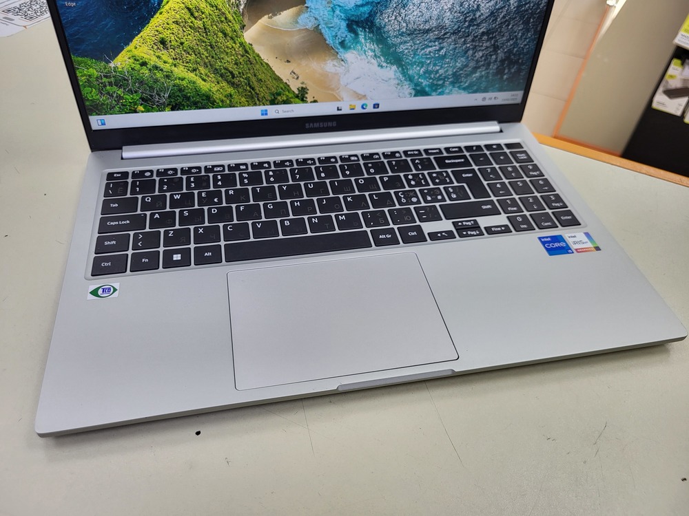 Ноутбук Samsung; Core i5-1235U, AMD Graphics, 8 Гб, 512 GB, Нет