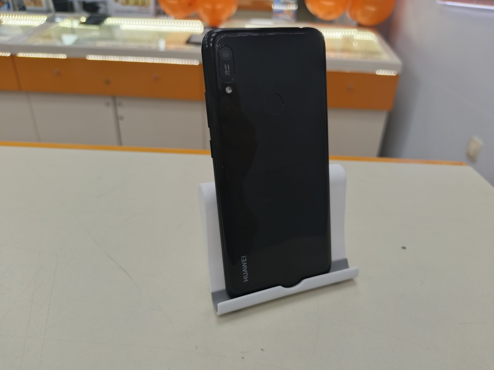 Смартфон Huawei Y6 (2019) 2/32
