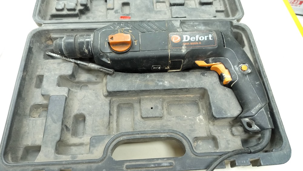 Перфоратор Defort DRH-800N-K