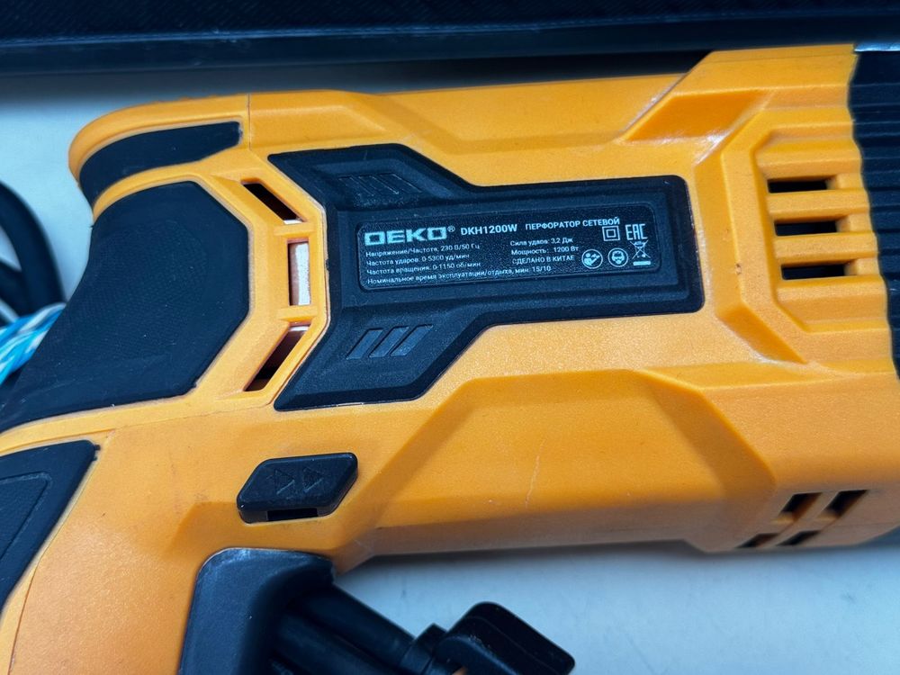 Перфоратор Deko DKH1200W