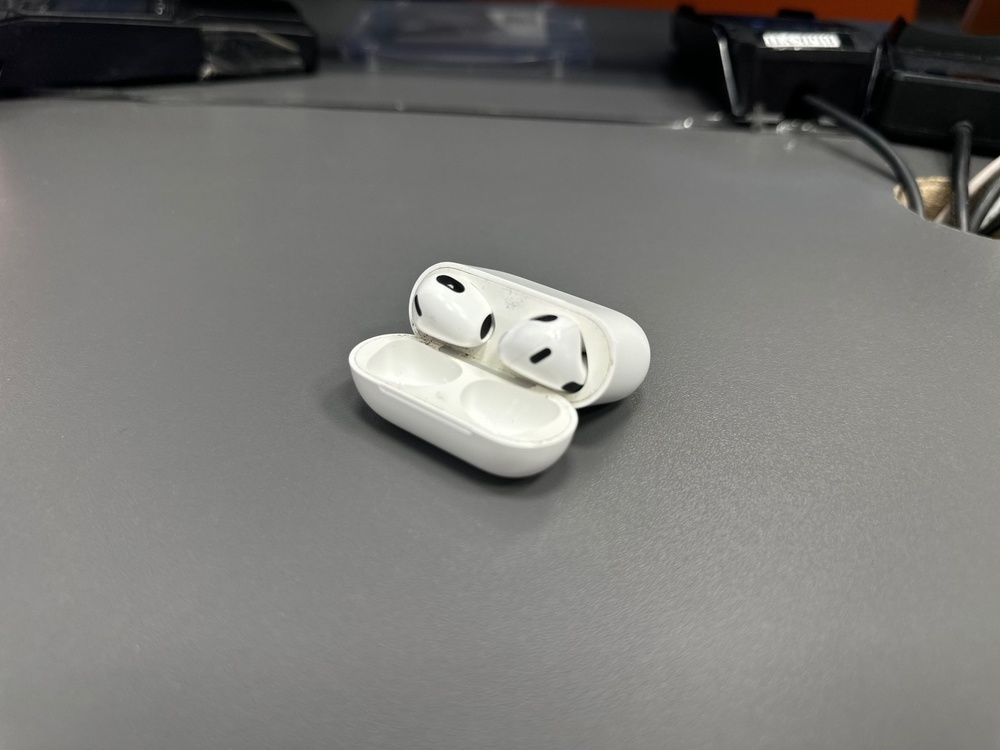 Наушники беспроводные Apple AirPods 3 Lightning