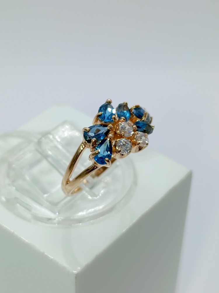 КОЛЬЦО С КАМНЯМИ (Au 585)