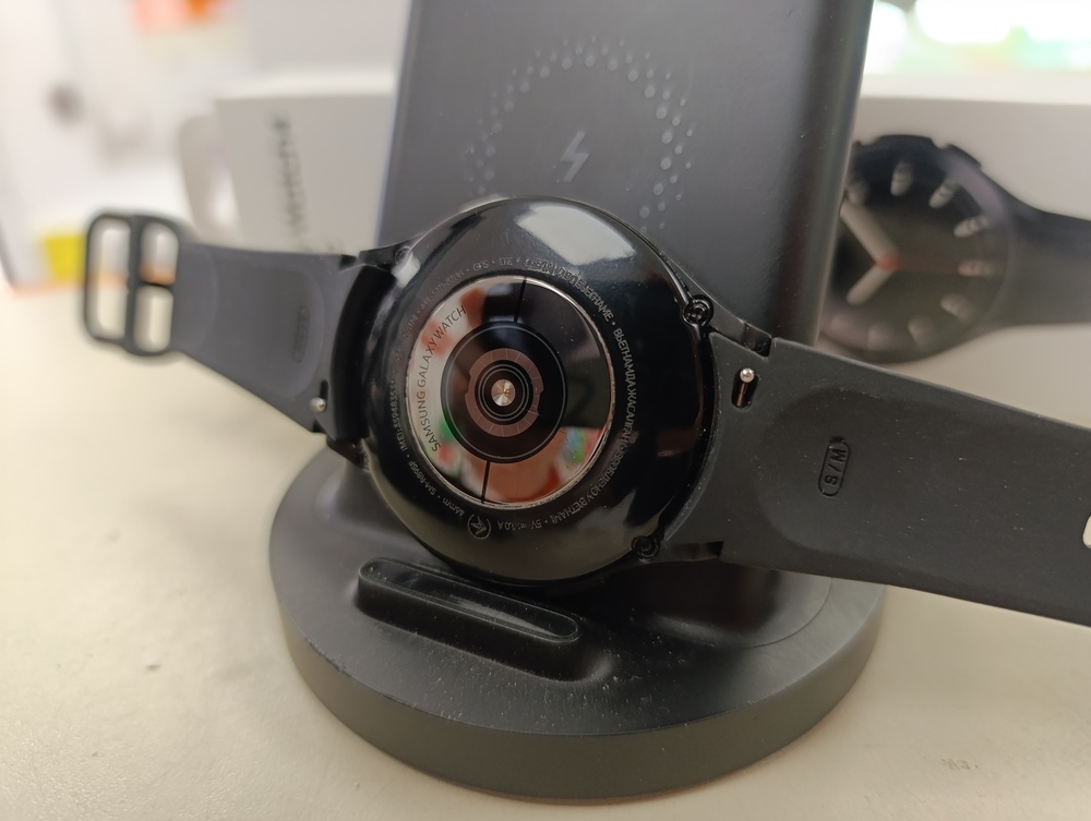 Смарт-часы Samsung Watch 4 Classic 46mm