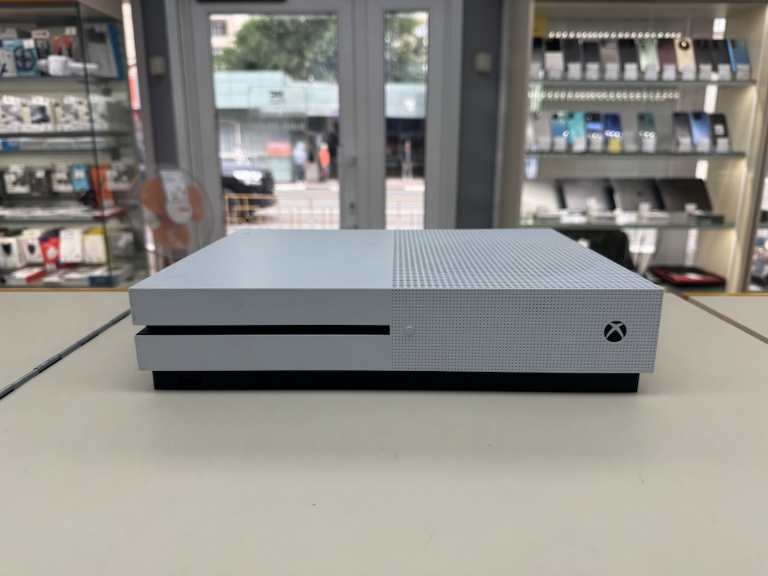 Игровая приставка Xbox One S 1TB