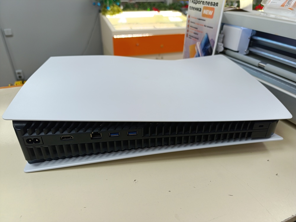 Игровая приставка PlayStation 5 825Gb (С дисководом)