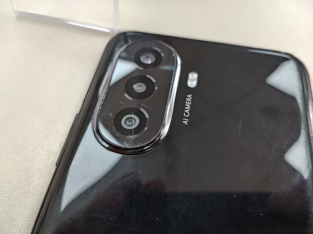 Смартфон Huawei Nova Y70 4/64 Gb