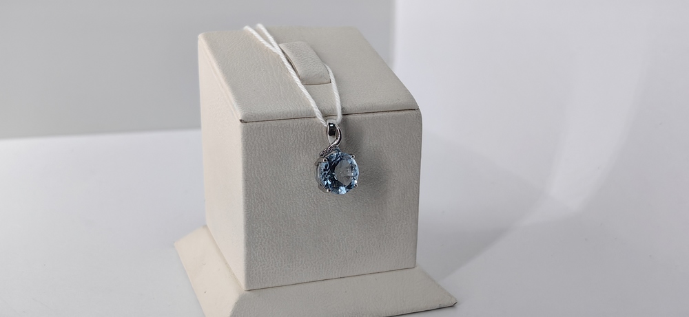 ПОДКМИ585 ПОДВЕСКА С КАМНЯМИ (Au 585)