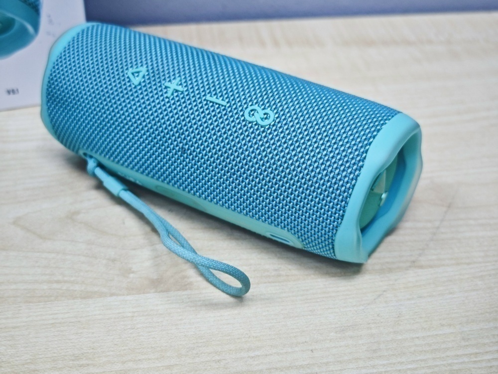 Портативная акустика JBL Flip 6;