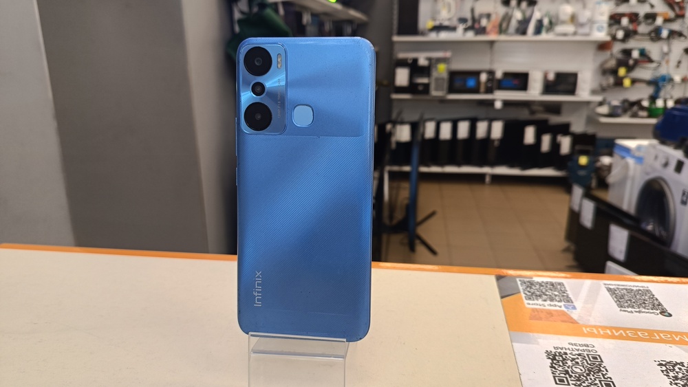 Смартфон Infinix HOT 20i 4/64