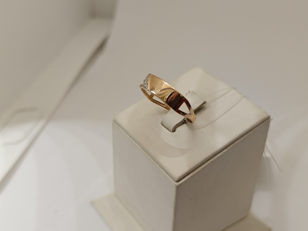 КОЛЬЦО С КАМНЯМИ (Au 585)