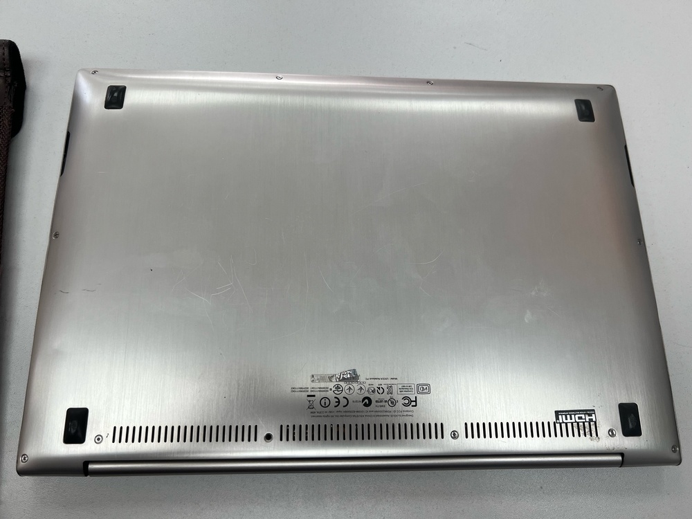 Ноутбук ASUS UX32A; Core i3-2367M, Intel HD Graphics 3000, 4 Гб, Нет, 320 Гб
