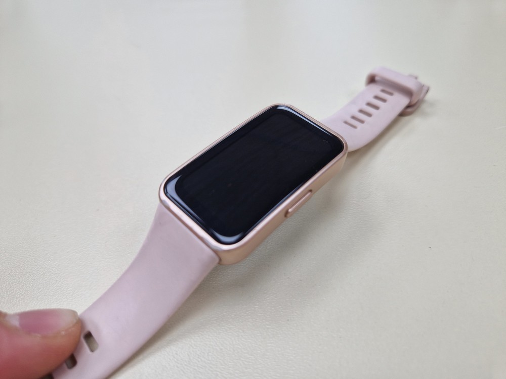 Смарт-часы Huawei BAND 8