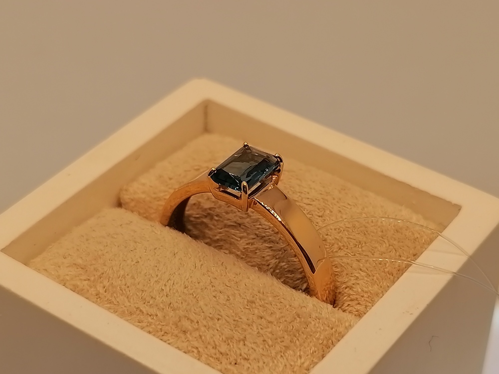 КОЛЬЦО С КАМНЕМ (Au 585)