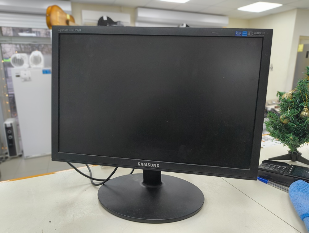 Монитор Samsung E1920NR