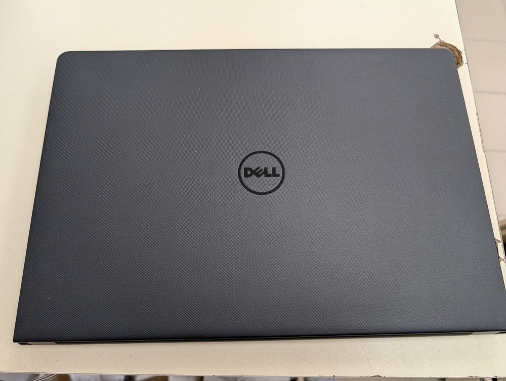 Ноутбук DELL; A6-9225, Radeon R4 series, 8 Гб, Нет, 1 Tb