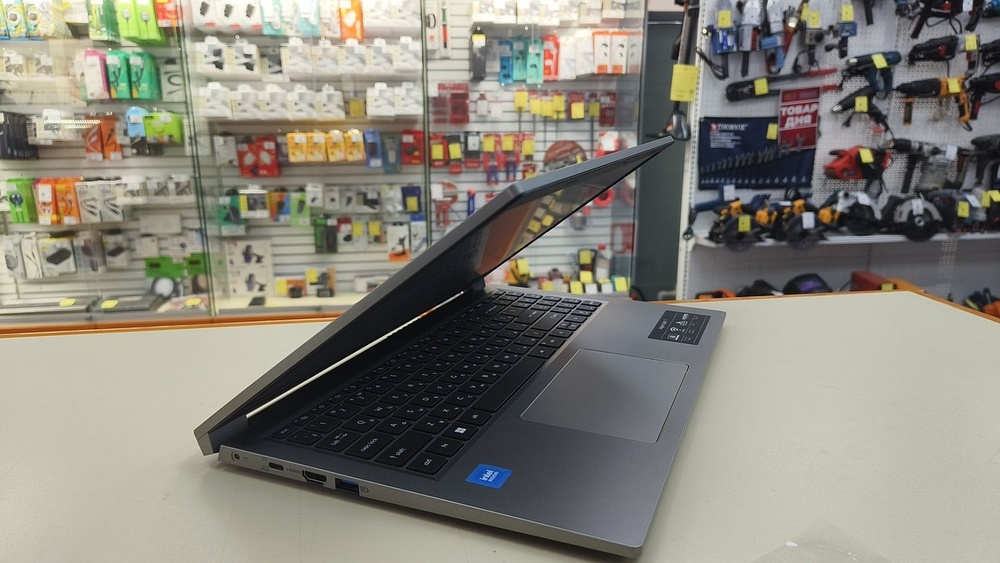 Ноутбук Acer; Pentium 150, Intel UHD Graphics, 8 Гб, 250 Гб, Нет