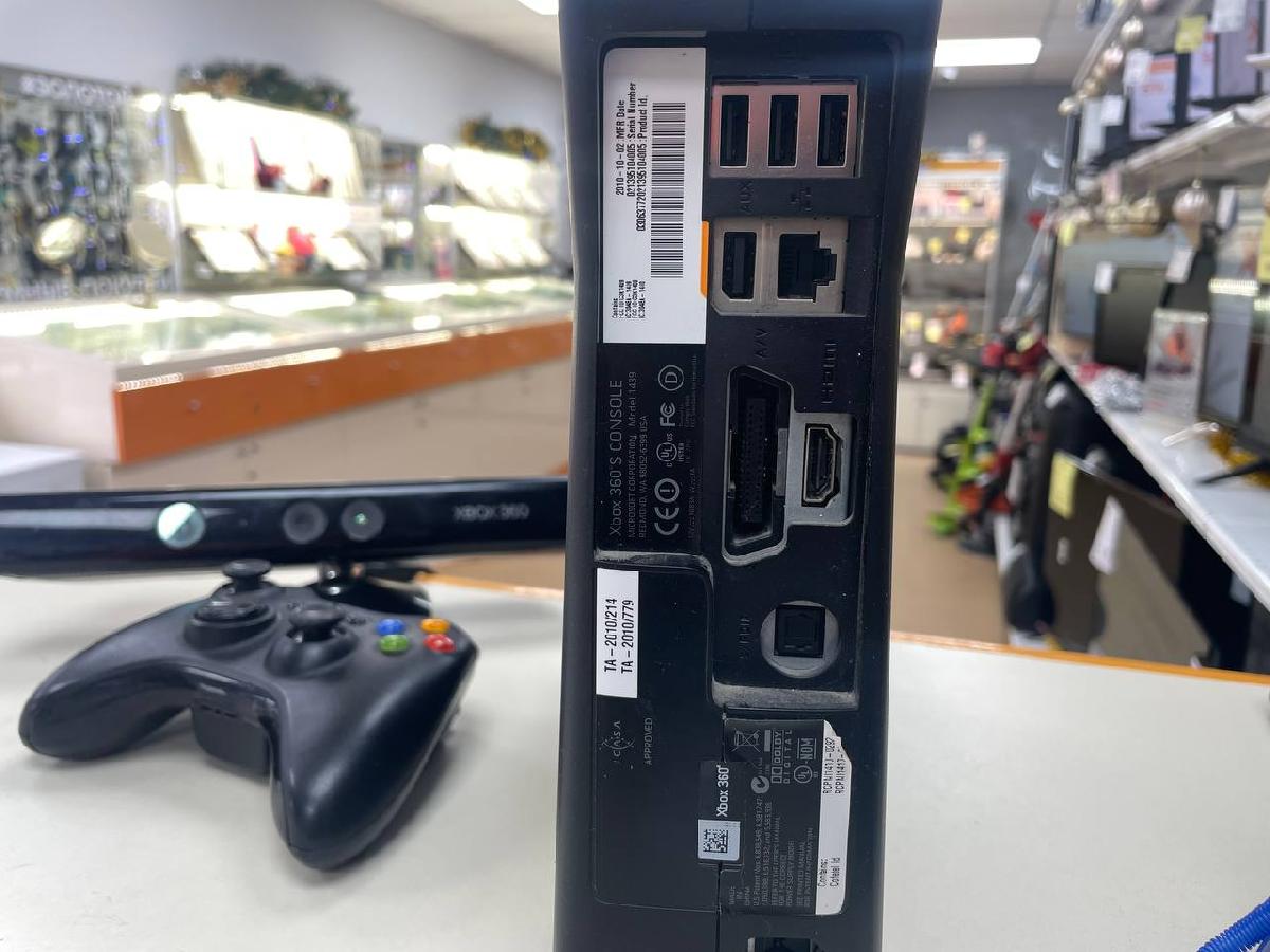 Игровая приставка Xbox 360;