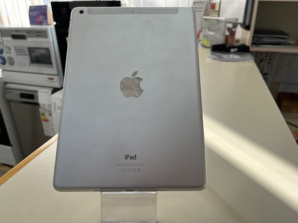 Планшет iPad Air A1475