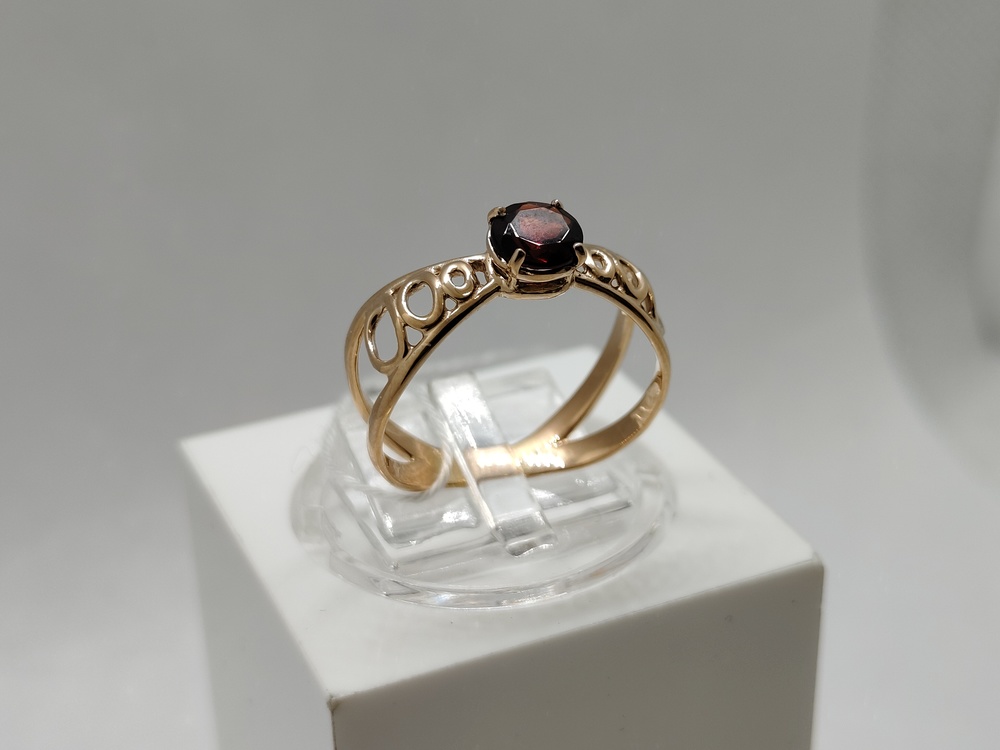 КОЛКМ585 КОЛЬЦО С КАМНЕМ (Au 585)