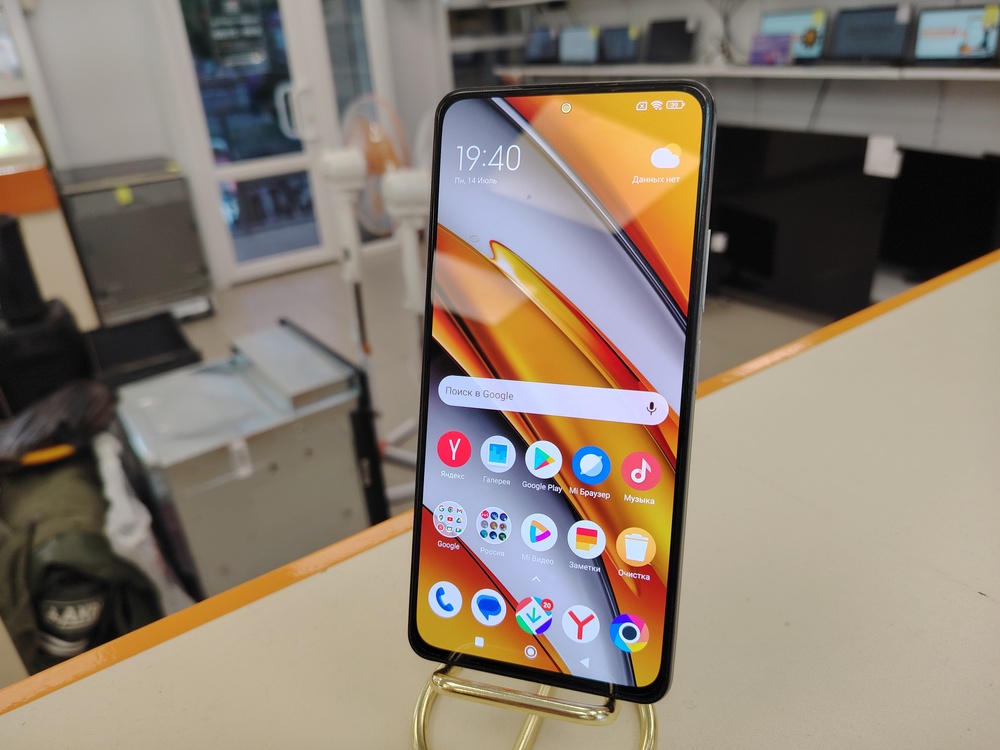 Смартфон Xiaomi Poco F3 6/128