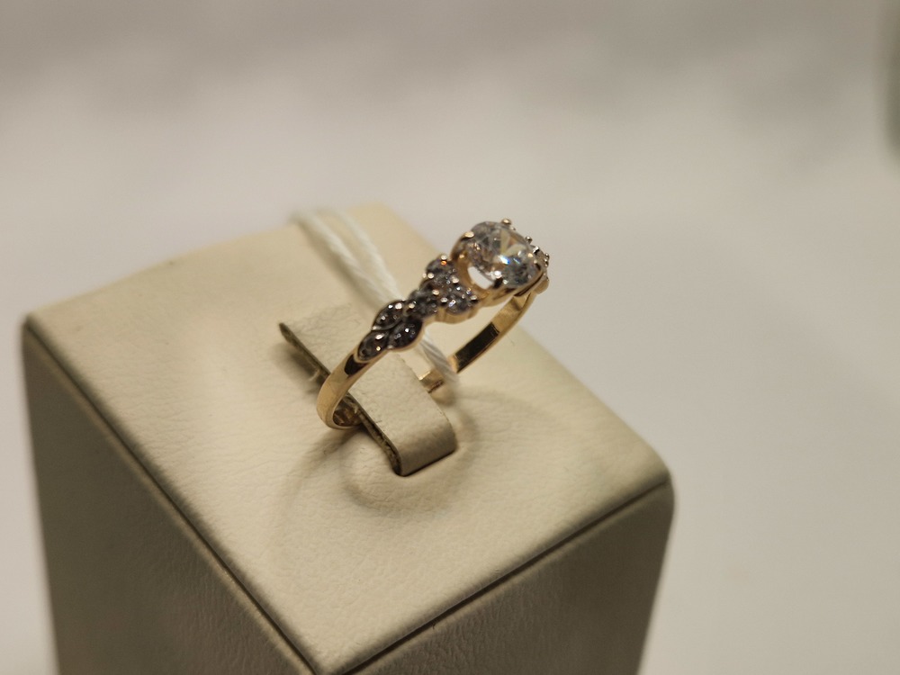 КОЛКМИ585 КОЛЬЦО С КАМНЯМИ (Au 585)