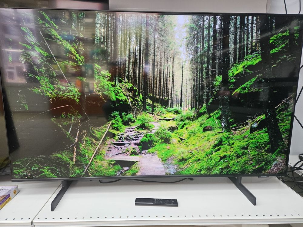 LED Телевизор Samsung UE50AU8000UX;