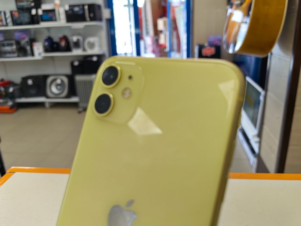 Смартфон Apple iPhone 11 64Gb
